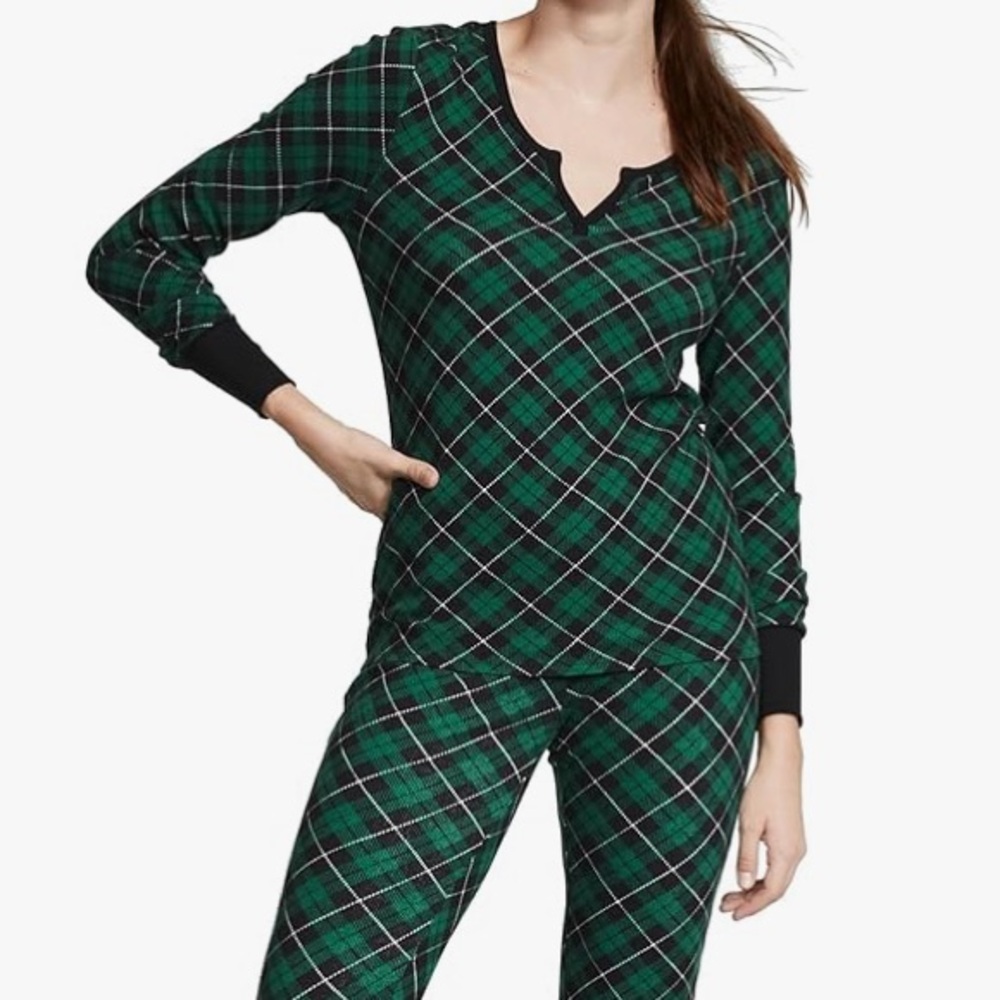 Victoria’s Secret thermal pajama set plaid, green and black size large